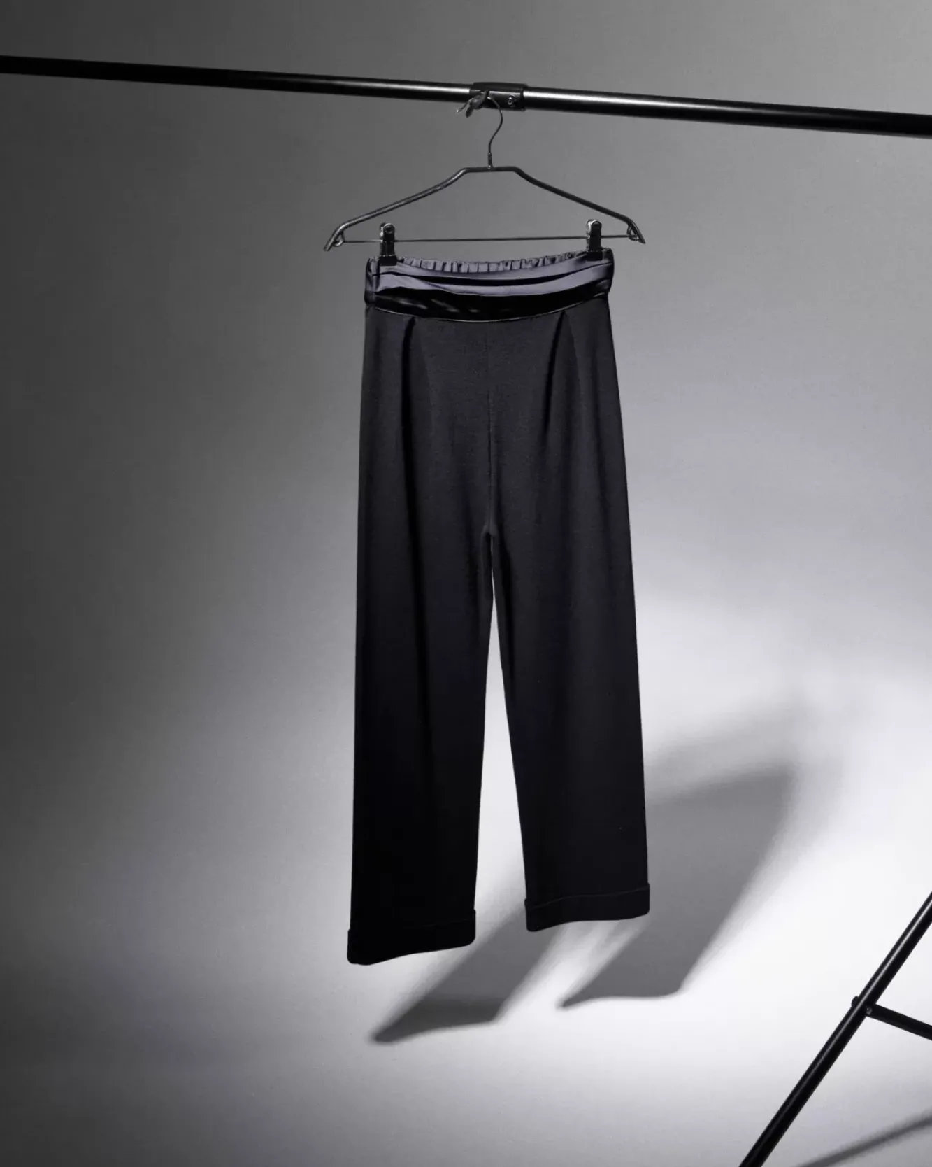 The Akala Studio Kate Pants Store